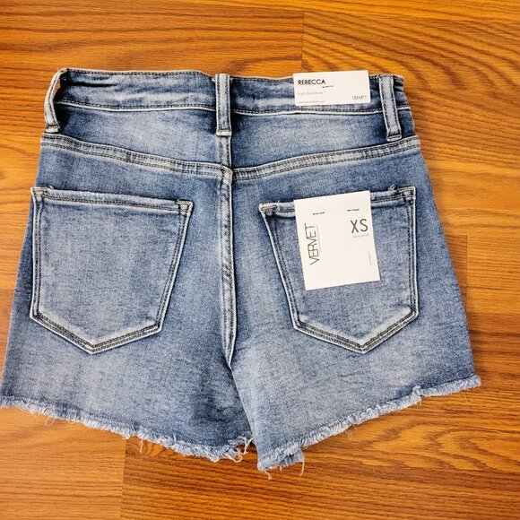 Vervet Rebecca High Rise Button Shorties, Size XS - Picture 6 of 9